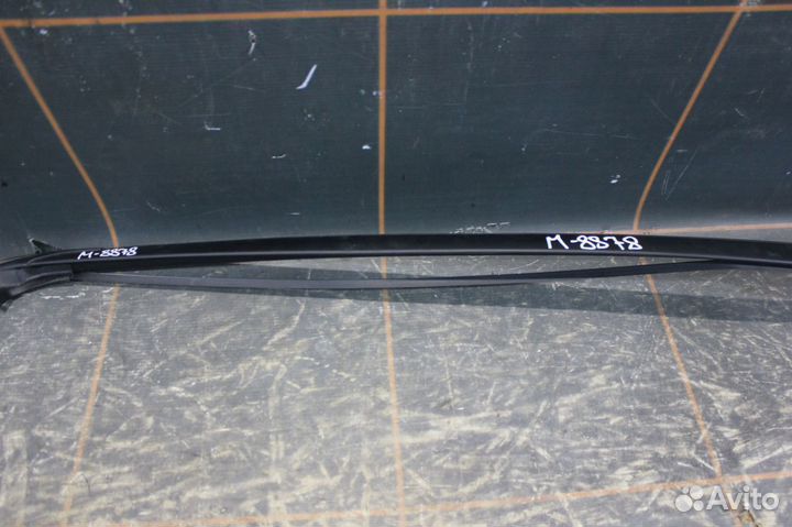 Молдинг лобового стекла -Toyota Land Cruiser 200