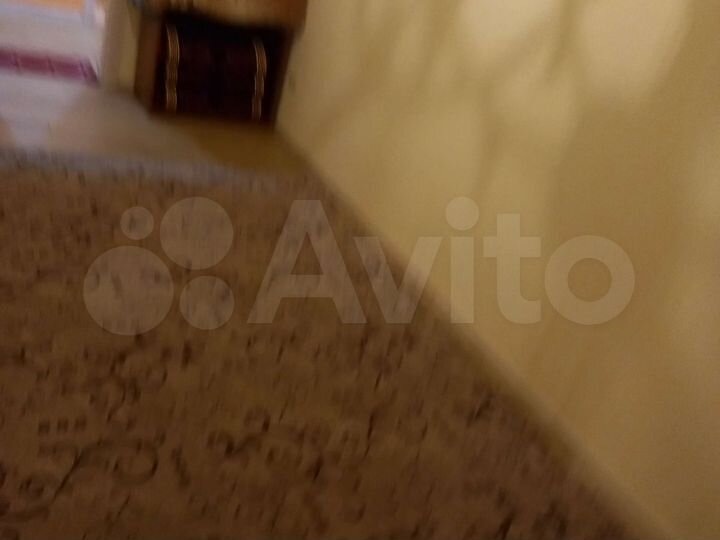 Комната 60 м² в 3-к., 1/3 эт.