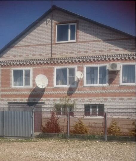 Дом 275 м² на участке 9 сот.