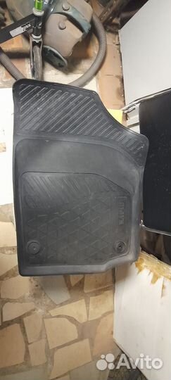 Автомобильные коврики резиновые