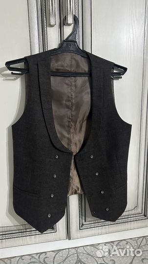 Костюм тройка 65% шерсть, размер 50/180