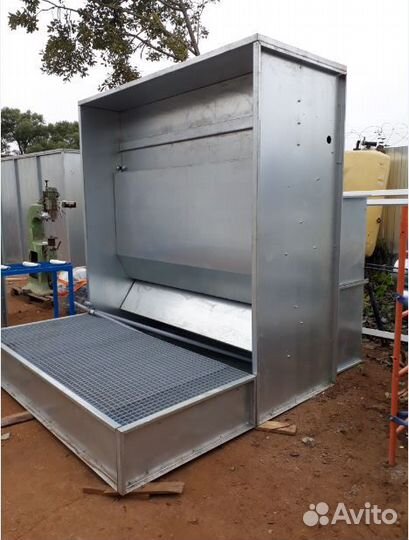 Покрасочная камера с водяной завесой и полом