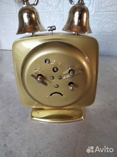 Будильник механический СССР