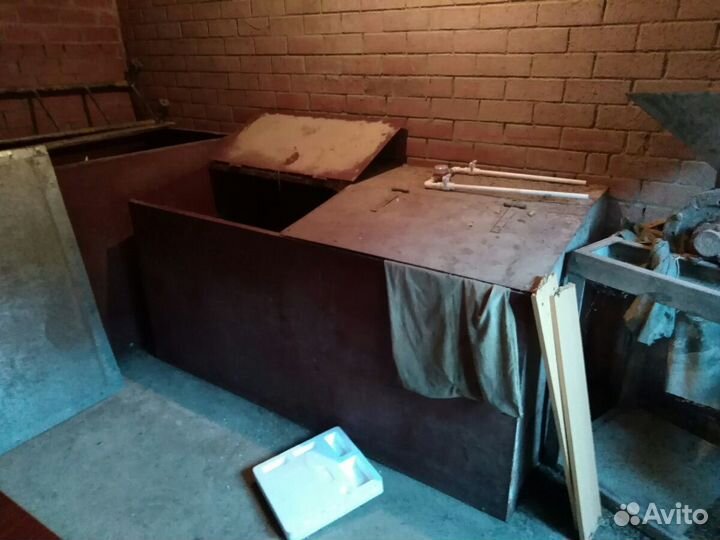 Продам баки, зернодробилки