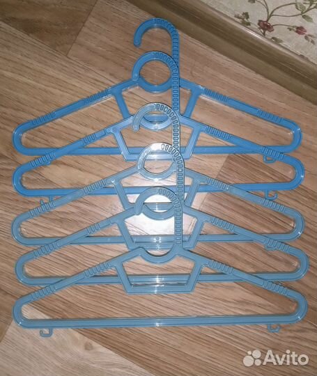 Плечики, вешалки для одежды