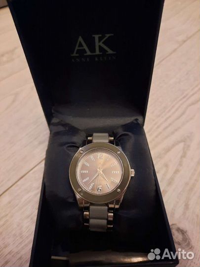 Часы Anne Klein