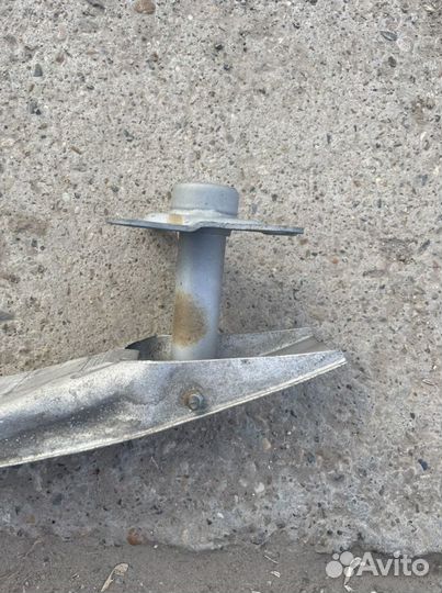 Усилитель переднего бампера audi TT (8N3)