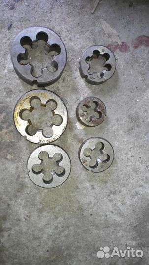 Продам метчики, сверла, плашки, развертки