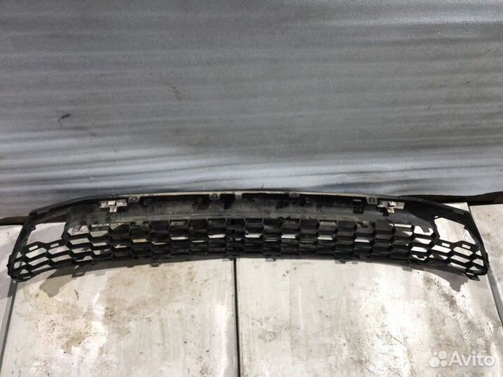 Решетка бампера передняя Lexus Nx300