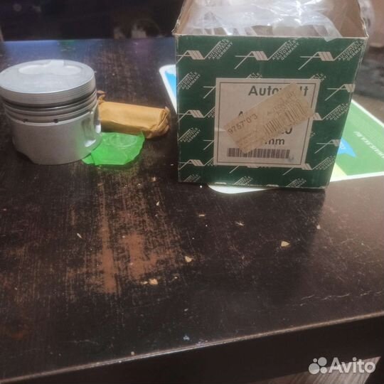 Поршневая на Субару 2.5 ремонтные и на 1.9 дизель