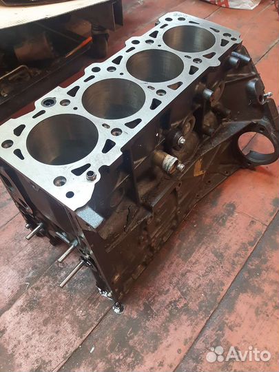 Блок цилиндров Mercedes ом646