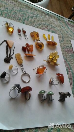 Старый янтарь,броши,кольца,серьги. СССР