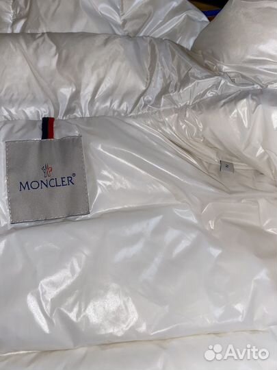 Пуховик Moncler maya белый