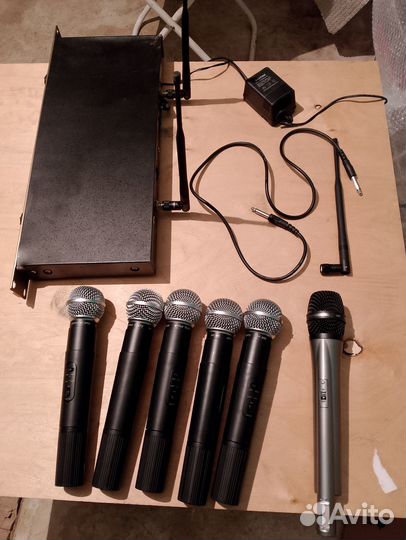 Вокальная радиосистема Arthur Forty YS-232U