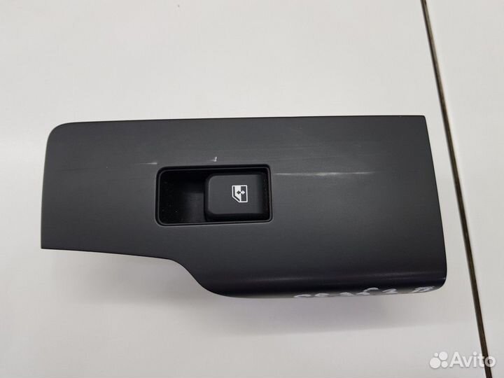 Кнопка стеклоподъемника задняя правая