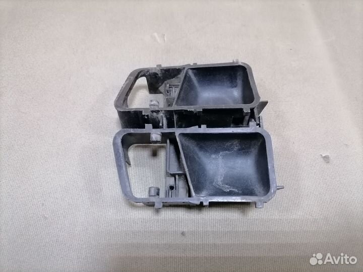 Кронштейн ручки VW Passat (B3) 1988-1993