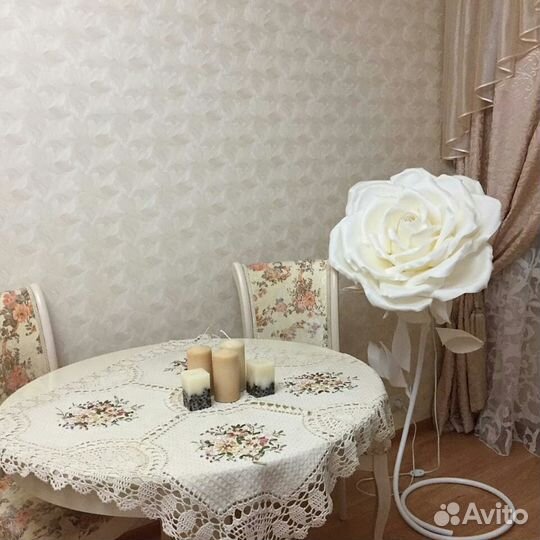 Цветы-гиганты, украшение интерьера,ночники