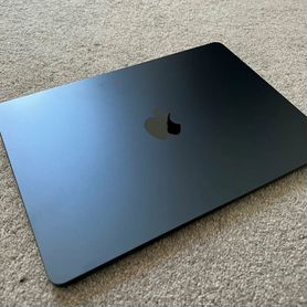 Macbook air 13.6 m2 16/512