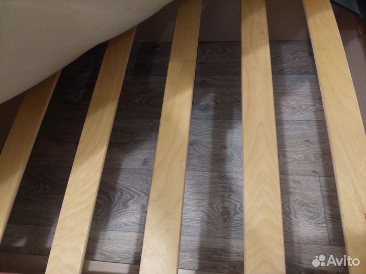 Кровать односпальная с ящиками и матрасом