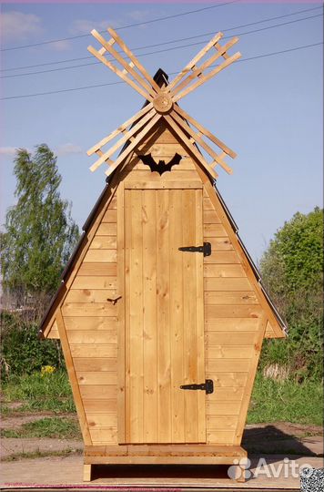 Уличный туалет деревянный