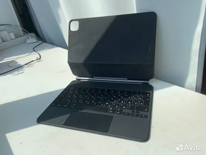 Чехол-клавиатура Apple Magic Keyboard