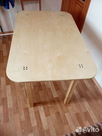 Стол для дачи