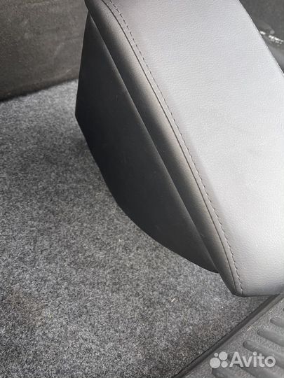 Подлокотник volkswagen polo liftback