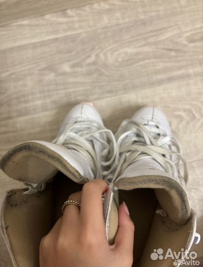 Фигурные коньки