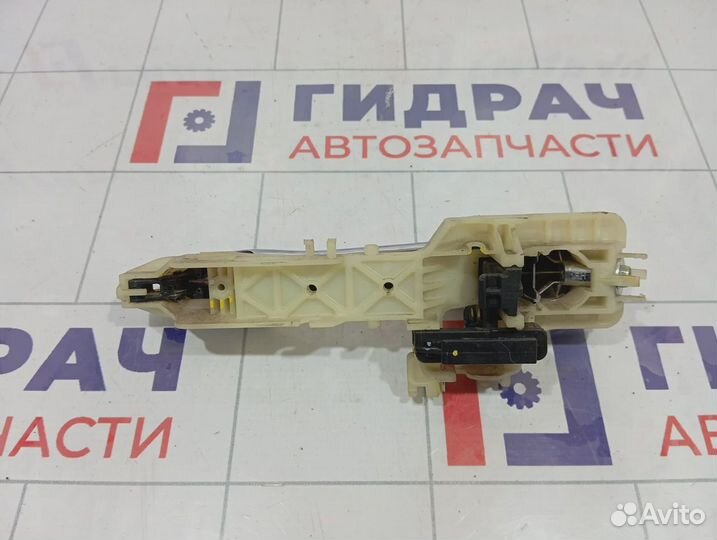 Ручка двери задней наружная правая Kia Sportage (SL)