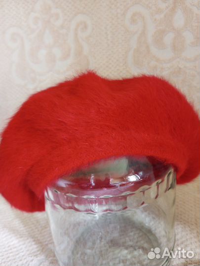 Беретки женские из ангорки новые и бу