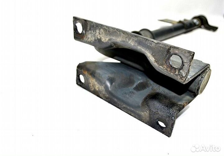 Кронштейн крыла, передний мост задний левый iveco