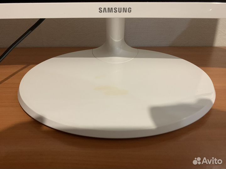 Монитор Samsung 31.5 FullHD