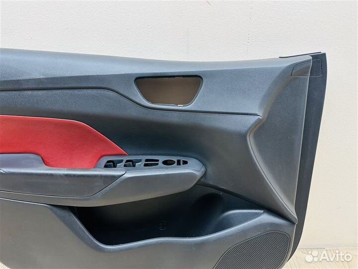 Обшивка двери передняя левая Hyundai Solaris 2