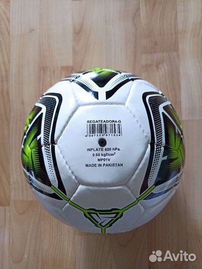 Футбольный мяч