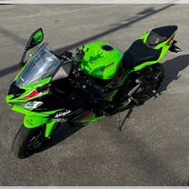 kawasaki zx6r -
