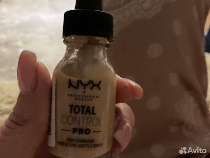 Тональный крем nyx