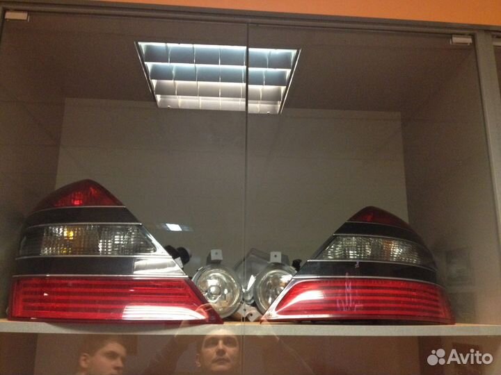 Фонарь задний левый на Mercedes W221