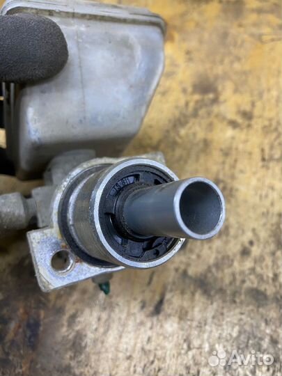 Главный тормозной цилиндр Ford Escort V рест 2 1.3