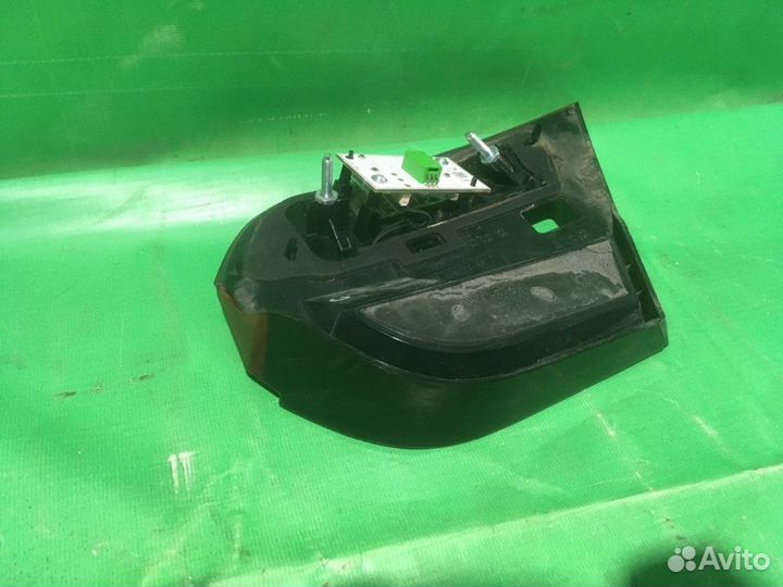 Фонарь в крышку багажника задний левый Jaguar Xf