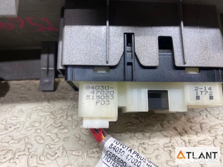 Блок упр. стеклоподьемниками задний правый toyota