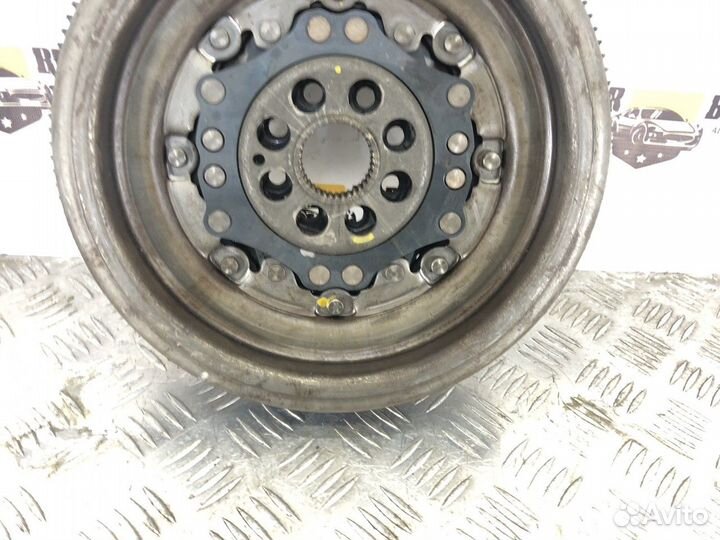 Маховик двигателя