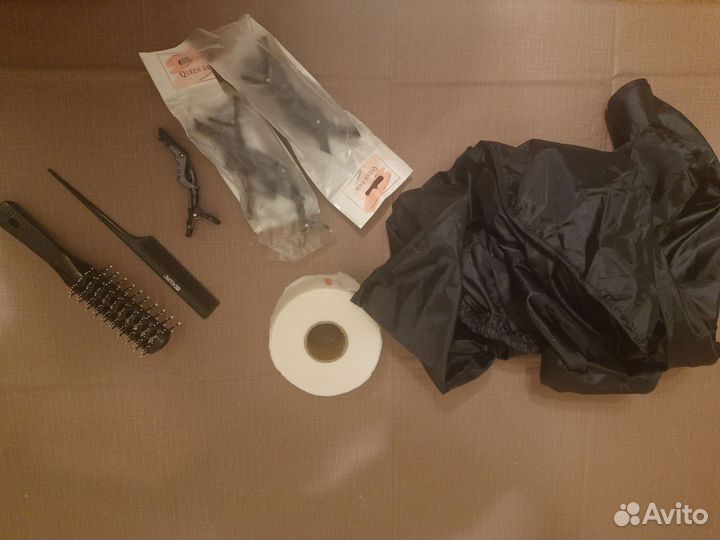 Парикмах.набор:пеньюар,расчески,зажимы, воротнички