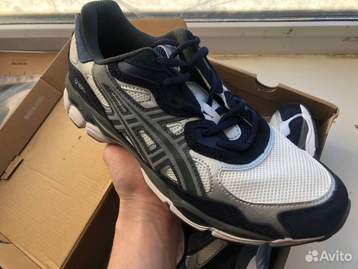 Кроссовки asics 45 размер новые