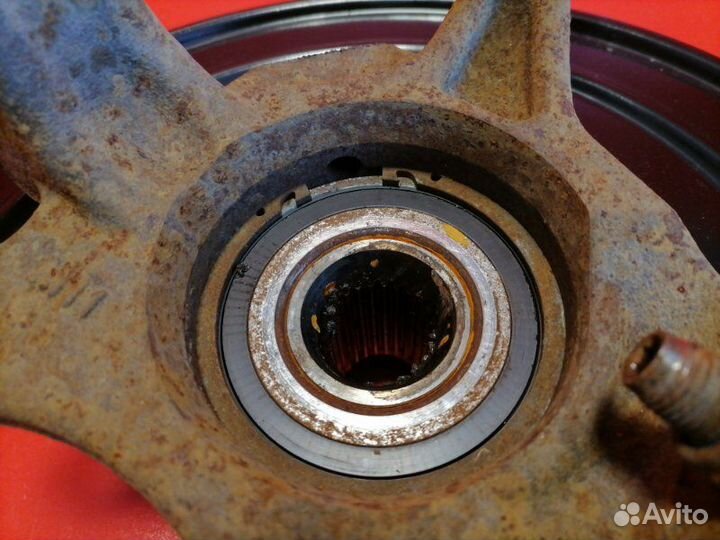 Цапфа/кулак поворотный передний правый Renault Dus