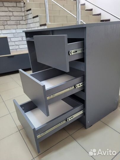 Письменный стол