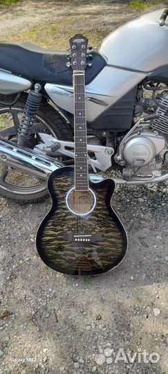 Акустическая гитара