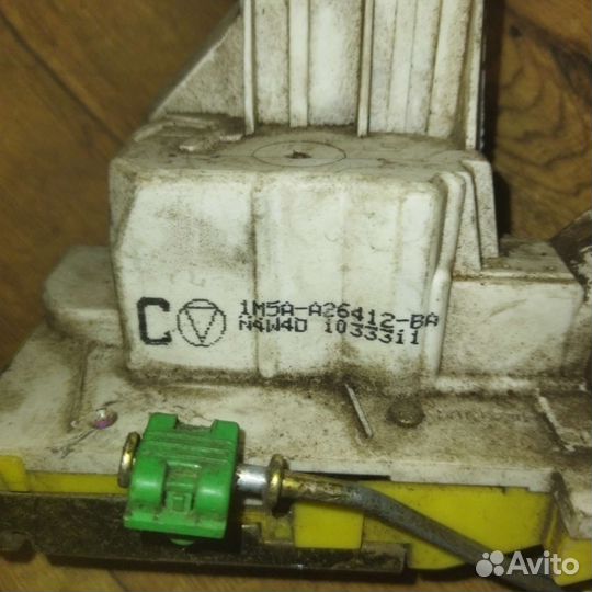 Замок двери задней правой Ford Focus 1