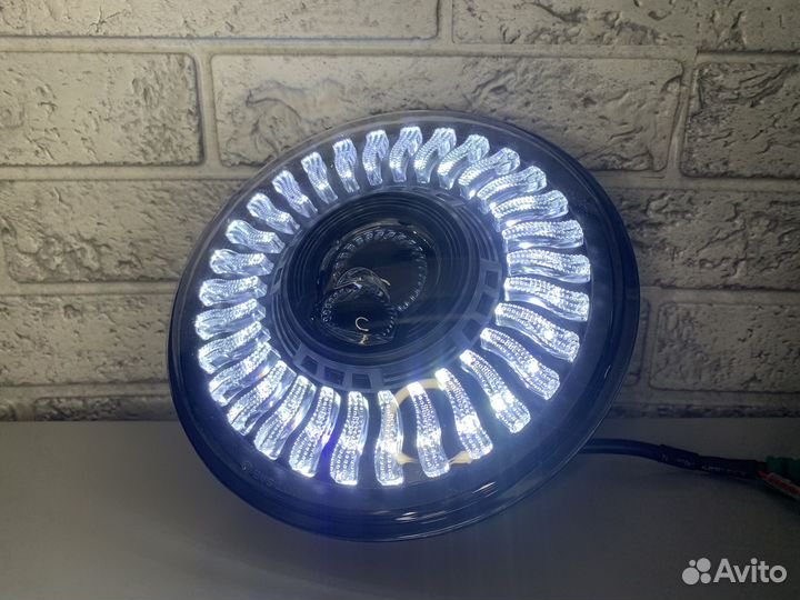 Светодиодные LED фары Нива с приветствием