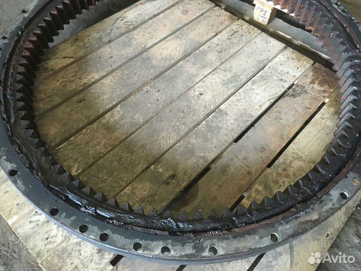 Круг поворотный Hitachi ZX200-3 (zaxis 200-3)