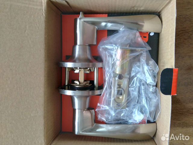 Дверная ручка,новая в упаковке